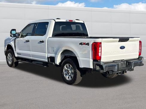 Used 2024 Ford F250 XLT image 3