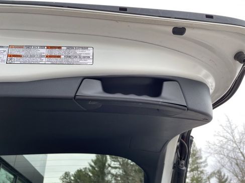 Used 2021 Toyota RAV4 Limited image 9