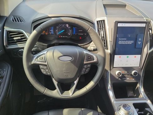 Used 2022 Ford Edge Titanium AWD/4WD image 12