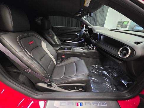 Used 2016 Chevrolet Camaro SS RWD image 2