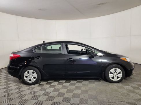 Used 2016 Kia Forte LX FWD image 8