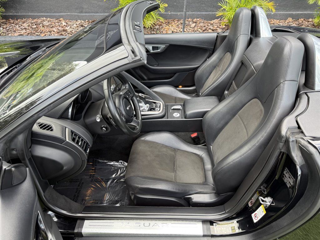 Used 2017 Jaguar F-TYPE Convertible RWD image 17