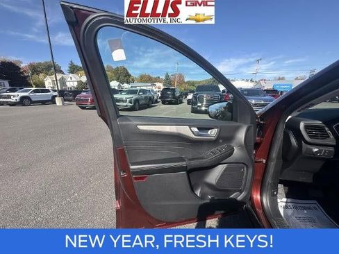 Used 2021 Ford Escape SE w/ Cold Weather Package image 23