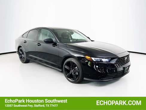 Used 2025 Honda Accord SE image 1