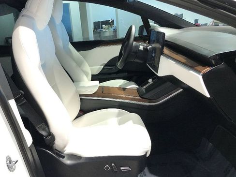 Used 2023 Tesla Model X image 21
