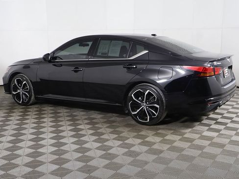 Used 2023 Nissan Altima 2.5 SR FWD image 9