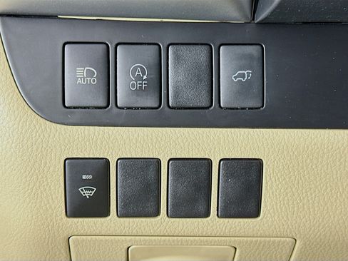 Used 2019 Toyota Highlander XLE FWD image 17