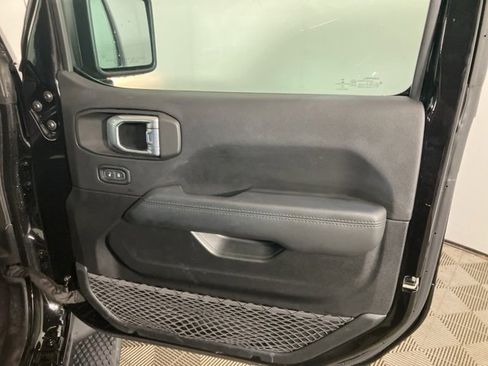 Used 2021 Jeep Wrangler Unlimited Sahara image 17