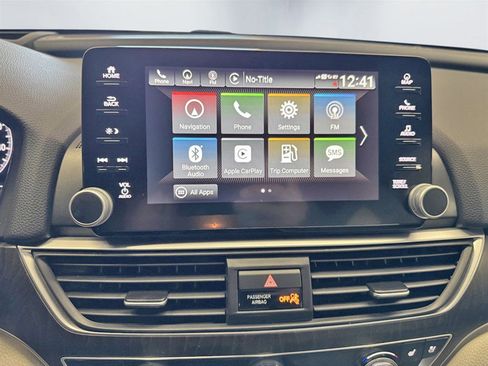 Used 2018 Honda Accord Touring image 21