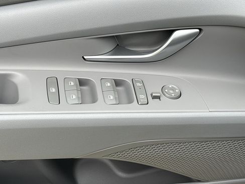 New 2026 Hyundai Elantra SE FWD image 15