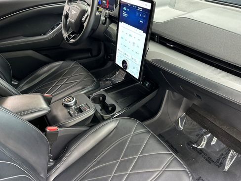 Used 2023 Ford Mustang Mach-E Select image 33