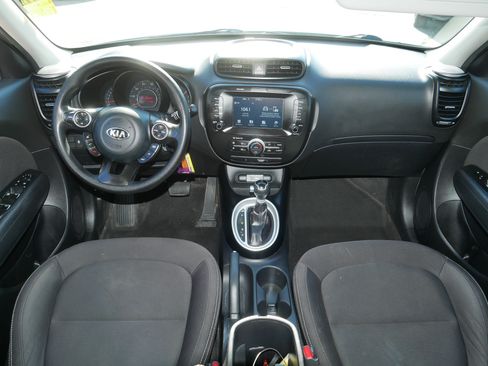 Used 2018 Kia Soul w/ Convenience Package FWD image 10