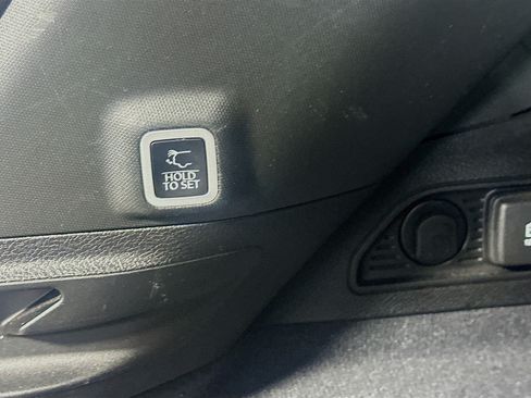 Used 2023 Jeep Grand Cherokee Trailhawk AWD/4WD image 31