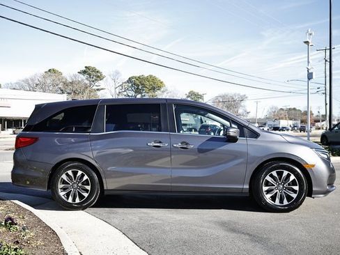 Used 2024 Honda Odyssey EX-L image 9