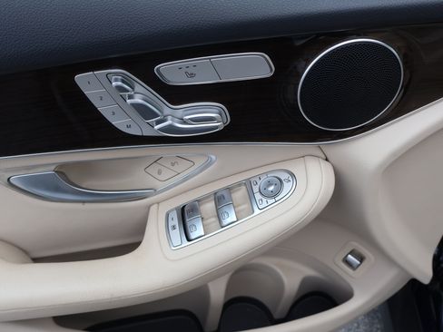 Used 2022 Mercedes-Benz GLC 300 image 14