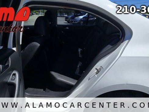 Used 2011 Volkswagen Jetta SE image 26