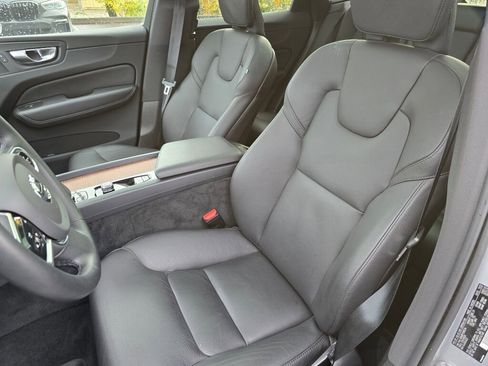 Used 2023 Volvo XC60 B5 Plus w/ Climate Package image 21
