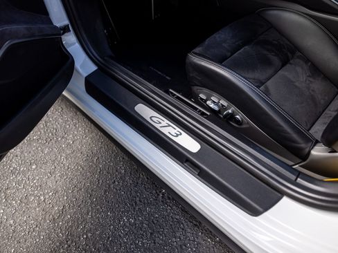 Used 2014 Porsche 911 GT3 w/ Sound Package Plus RWD image 41