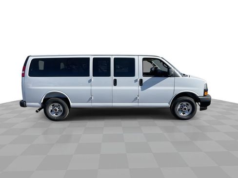 New 2025 GMC Savana 3500 LS image 9