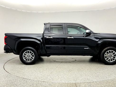 Used 2024 Toyota Tacoma Limited AWD/4WD image 4