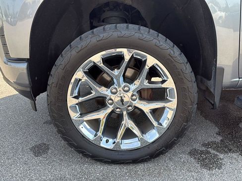 Used 2021 Chevrolet Silverado 1500 Custom w/ Safety Confidence Package AWD/4WD image 13