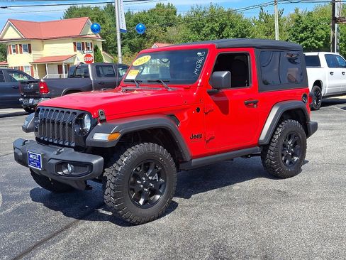 Certified 2022 Jeep Wrangler Sport AWD/4WD image 3