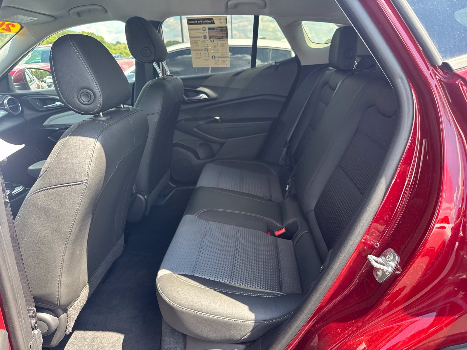 Used 2025 Chevrolet Trax LT FWD image 13