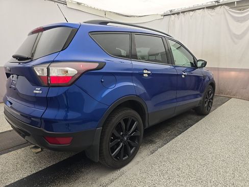 Used 2018 Ford Escape SE w/ SE Sport Appearance Package AWD/4WD image 3
