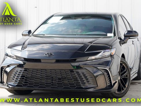 Used 2025 Toyota Camry SE w/ Convenience Package image 1