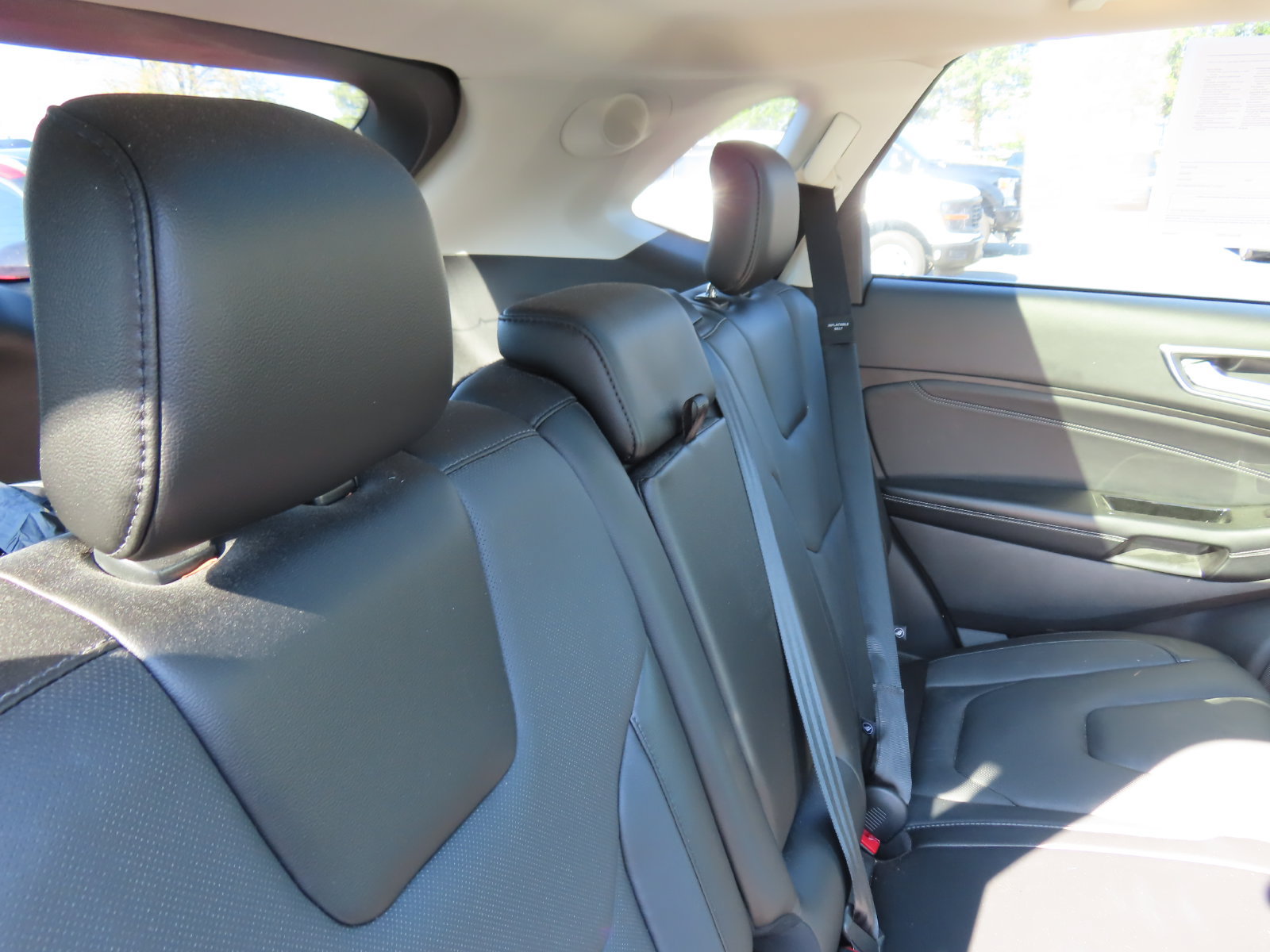 Used 2017 Ford Edge Titanium w/ Equipment Group 302A AWD/4WD image 36