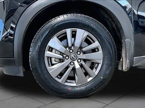 Certified 2024 Nissan Pathfinder SV FWD image 11