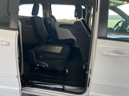 Used 2015 Dodge Grand Caravan SE w/ Quick Order Package 29E SE image 18