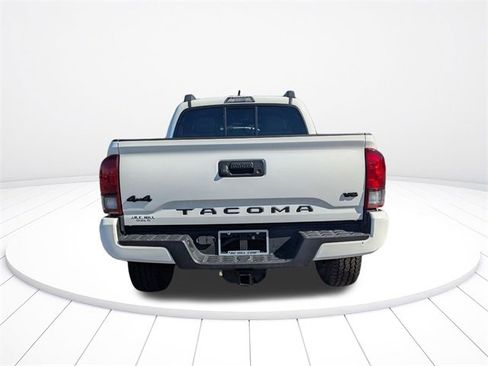 Used 2022 Toyota Tacoma SR image 11