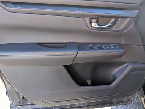 Used 2025 Honda CR-V LX image 15