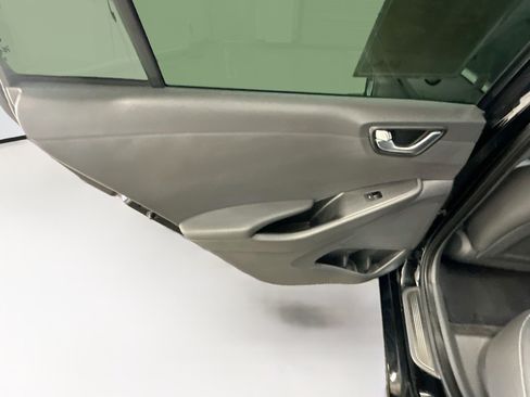 Used 2019 Hyundai Ioniq Limited FWD image 27