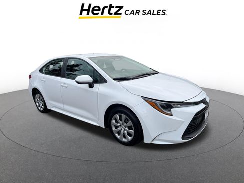 Used 2025 Toyota Corolla LE image 1