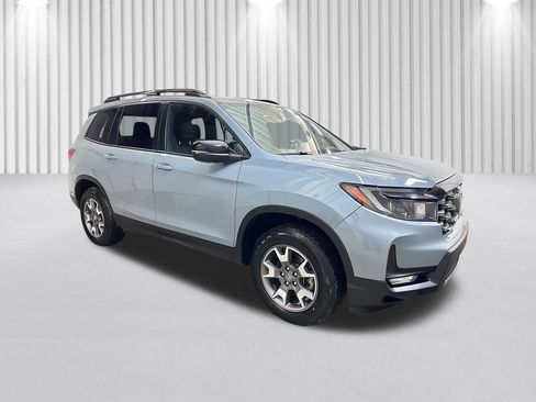 Used 2022 Honda Passport TrailSport image 2