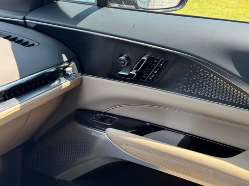New 2025 Cadillac Lyriq Luxury image 32