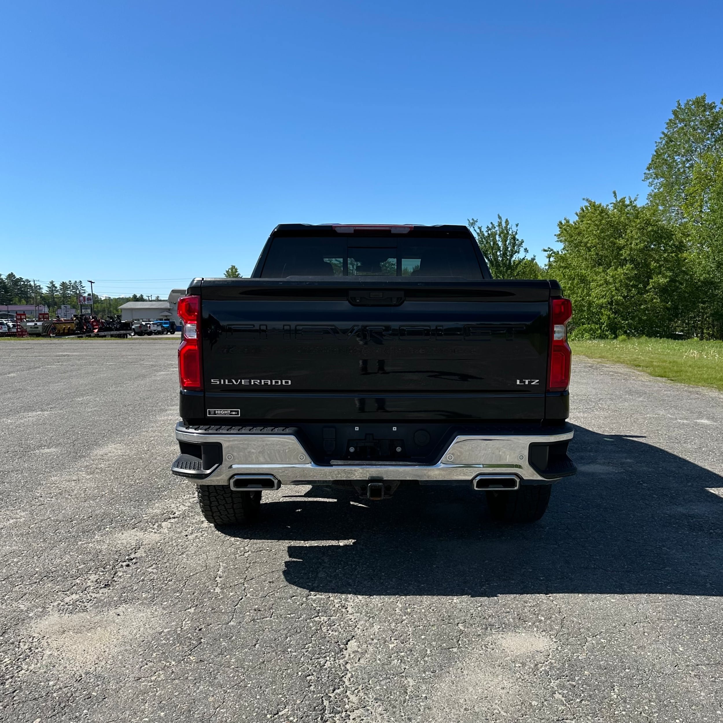 Used 2022 Chevrolet Silverado 1500 LTZ w/ LTZ Premium Package AWD/4WD image 4