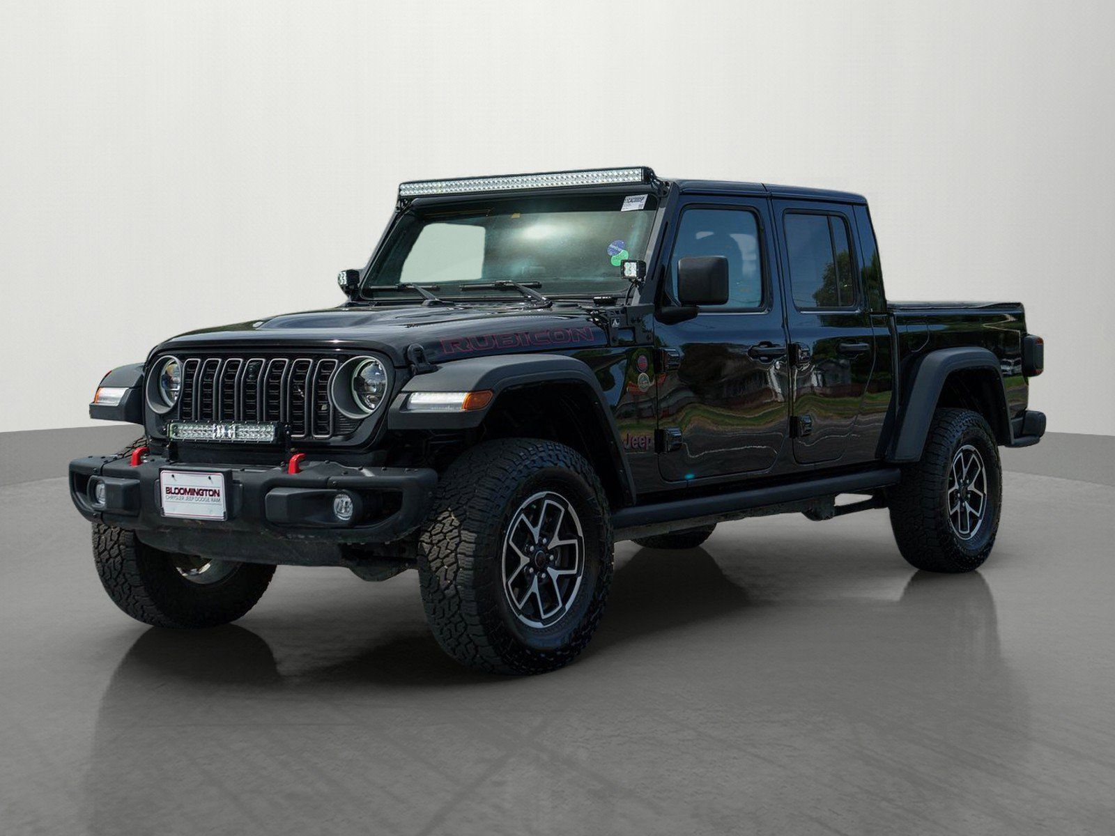 Used 2025 Jeep Gladiator Rubicon w/ Technology Group AWD/4WD image 3