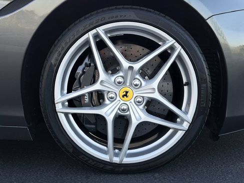 Used 2016 Ferrari California T RWD image 42