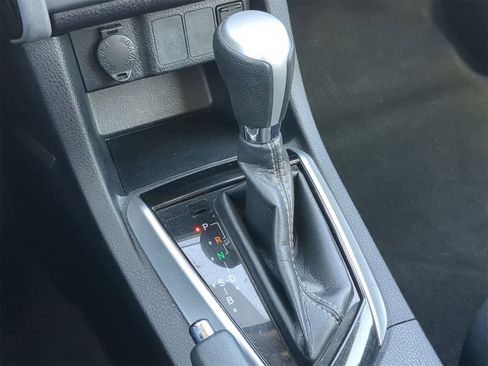 Used 2019 Toyota Corolla LE image 36