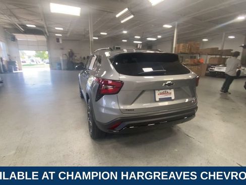 Certified 2024 Chevrolet Trax RS w/ Driver Confidence Package FWD image 9