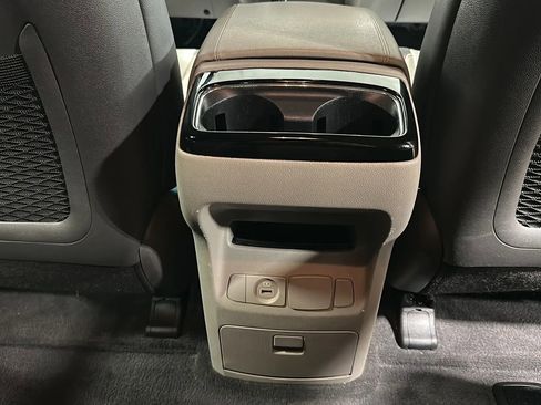 Used 2018 Kia Sedona EX image 22