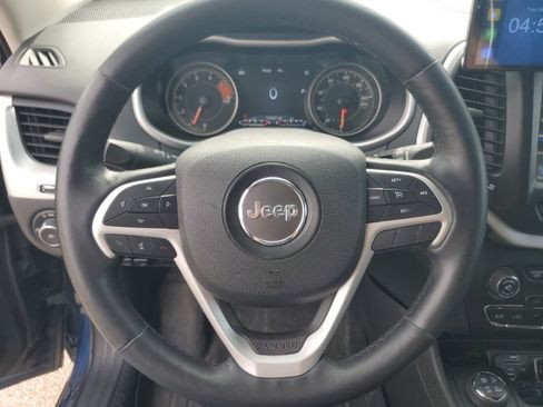 Used 2018 Jeep Cherokee Trailhawk w/ Comfort/Convenience Group AWD/4WD image 13