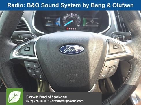 Used 2020 Ford Edge Titanium w/ Equipment Group 301A AWD/4WD image 4