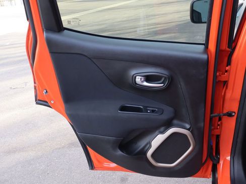 Used 2016 Jeep Renegade Latitude w/ Cold Weather Group image 24