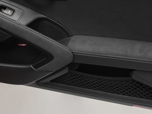 Used 2025 Porsche 718 Cayman GT4 RS RWD image 43