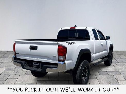 Used 2017 Toyota Tacoma TRD Off-Road w/ Tow Package AWD/4WD image 7