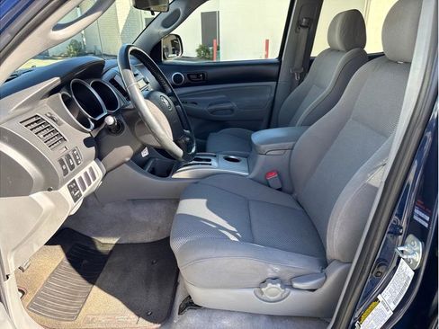 Used 2005 Toyota Tacoma w/ TRD Off-Road Package image 12